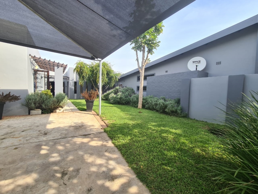 5 Bedroom Property for Sale in Kenton On Sea Eastern Cape